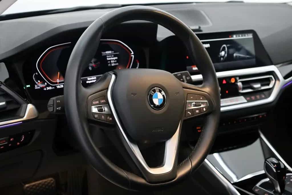 BMW 3 Series 330d xDrive Touring Sport Line T.Leder,Navi,LED 09/2021-photo-9