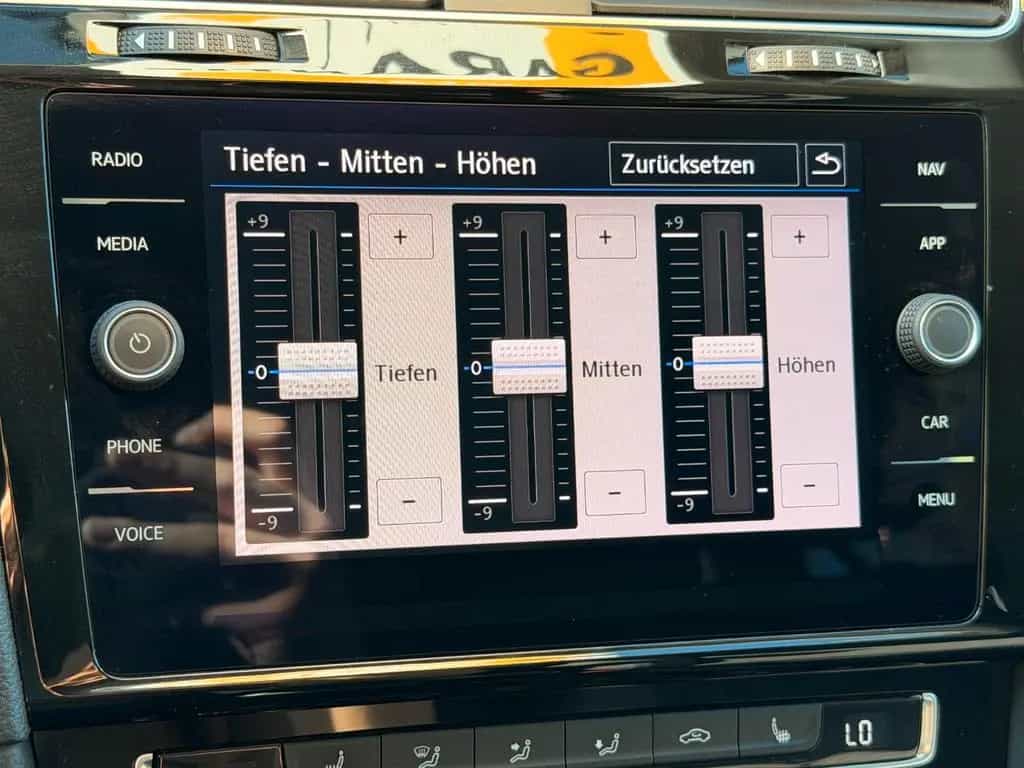 Volkswagen Golf VII Winter*CarPlay*AHK*LED*Navi* 11/2018-photo-32