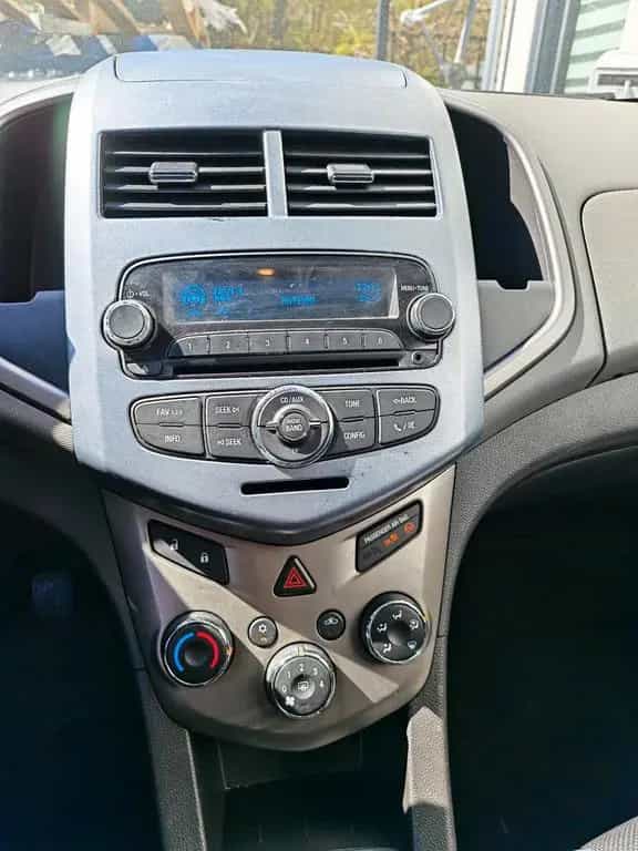 Chevrolet Aveo 01/2012-photo-7