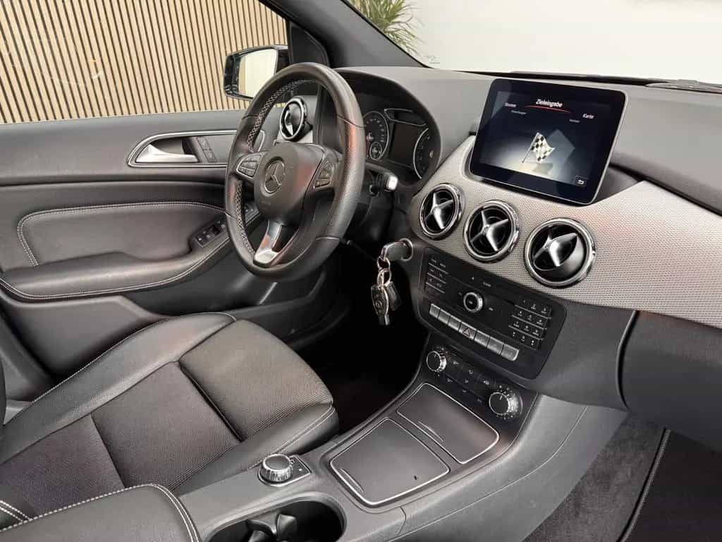 Mercedes-Benz B-Class 180 Navi Tempomat Klima Sitzheizung 03/2017-photo-13