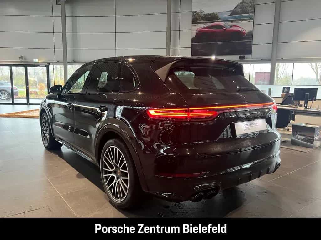 Porsche Cayenne GTS Surround-View Luftfederung 21-Zoll 07/2022-photo-0