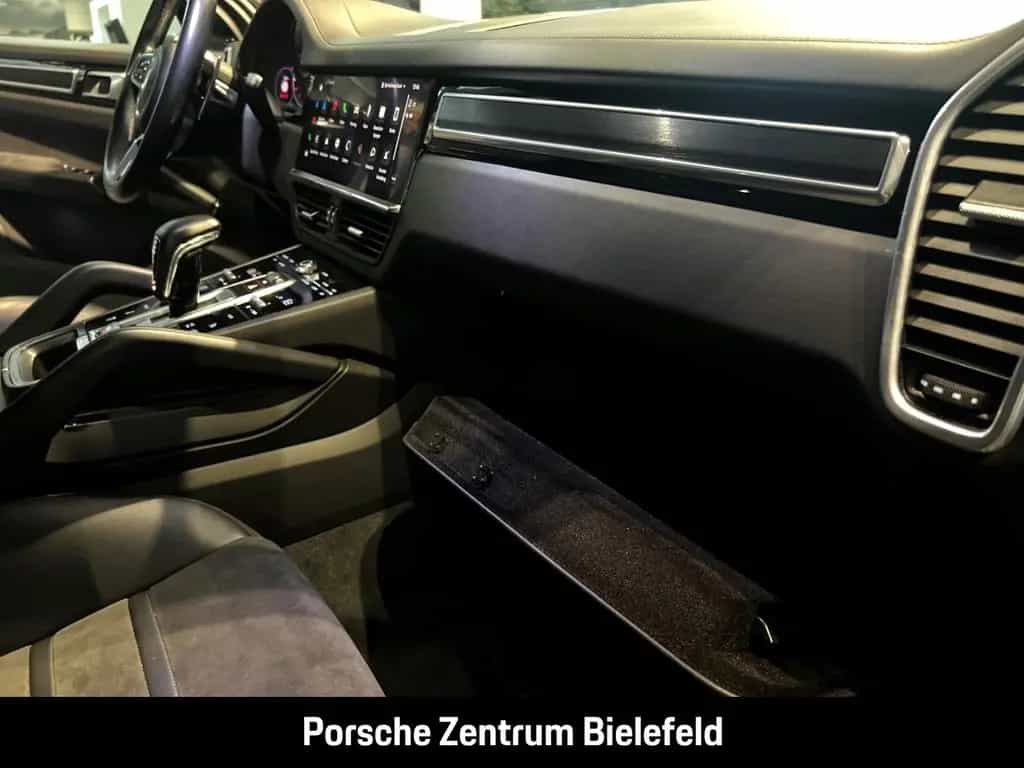Porsche Cayenne GTS Surround-View Luftfederung 21-Zoll 07/2022-photo-29