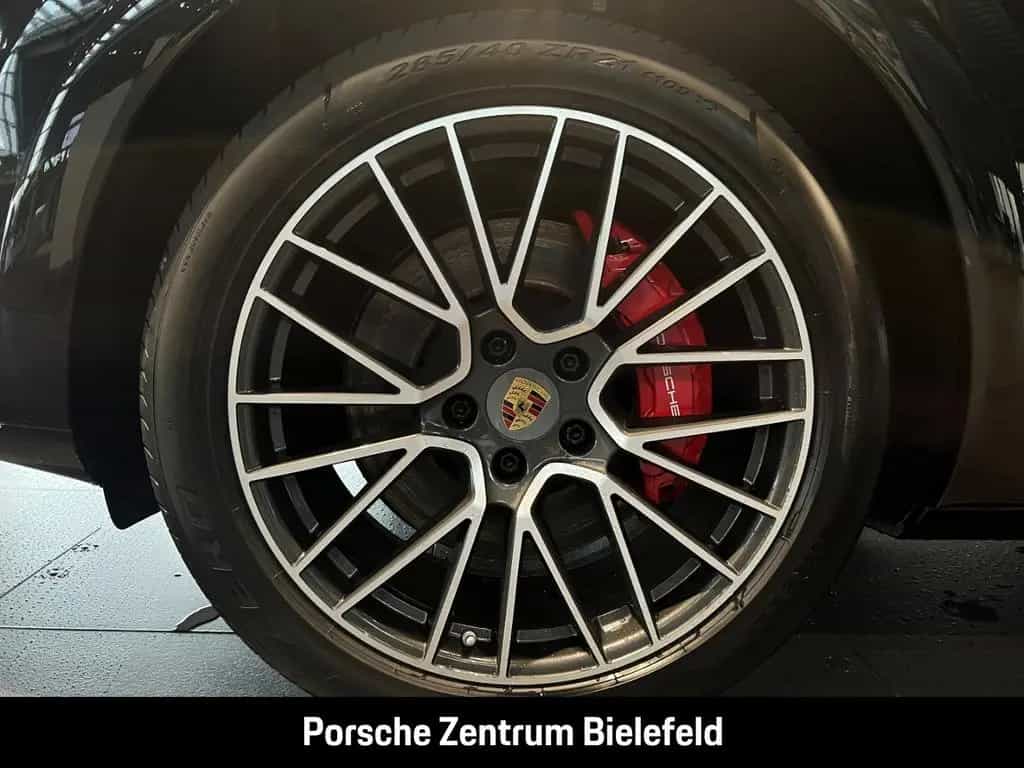 Porsche Cayenne GTS Surround-View Luftfederung 21-Zoll 07/2022-photo-3