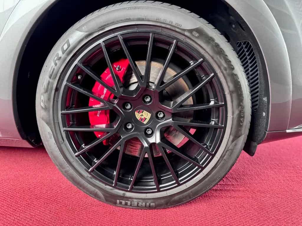 Porsche Cayenne GTS SportAbgas Pano ACC 360°Luft HeadUp 04/2021-photo-35