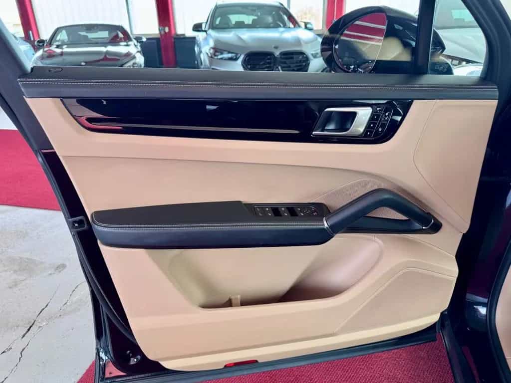 Porsche Cayenne S Pano ACC Luft SportChrono 18 Wege AHK 04/2018-photo-23