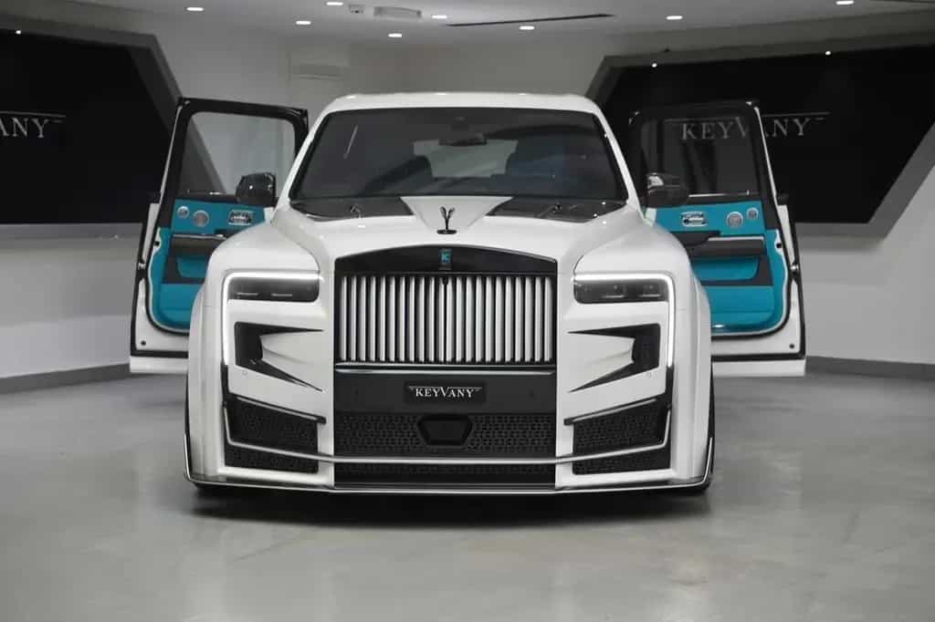 Rolls-Royce Cullinan II BLACK BADGE/KEYVANY/4SEAT/TV/STARLGH 02/2026-photo-0