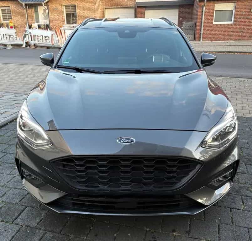 Ford Focus 1,5 EcoBoost 150 PS ST-Line Turnier *Voll* 02/2020-photo-3