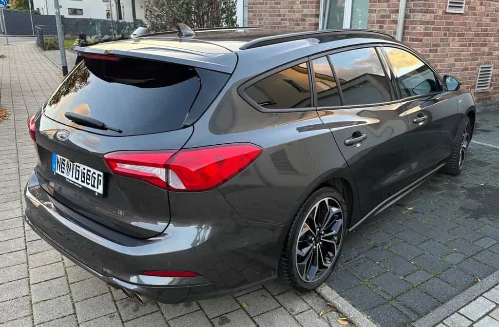 Ford Focus 1,5 EcoBoost 150 PS ST-Line Turnier *Voll* 02/2020-photo-4