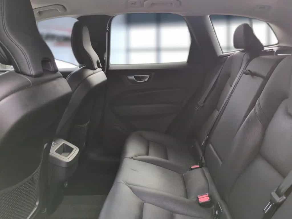 Volvo XC 60 Plus Dark 2WD 04/2024-photo-16