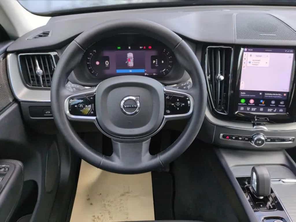 Volvo XC 60 Plus Dark 2WD 04/2024-photo-17