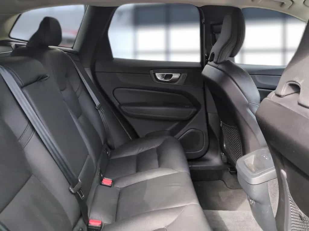 Volvo XC 60 Plus Dark 2WD 04/2024-photo-19
