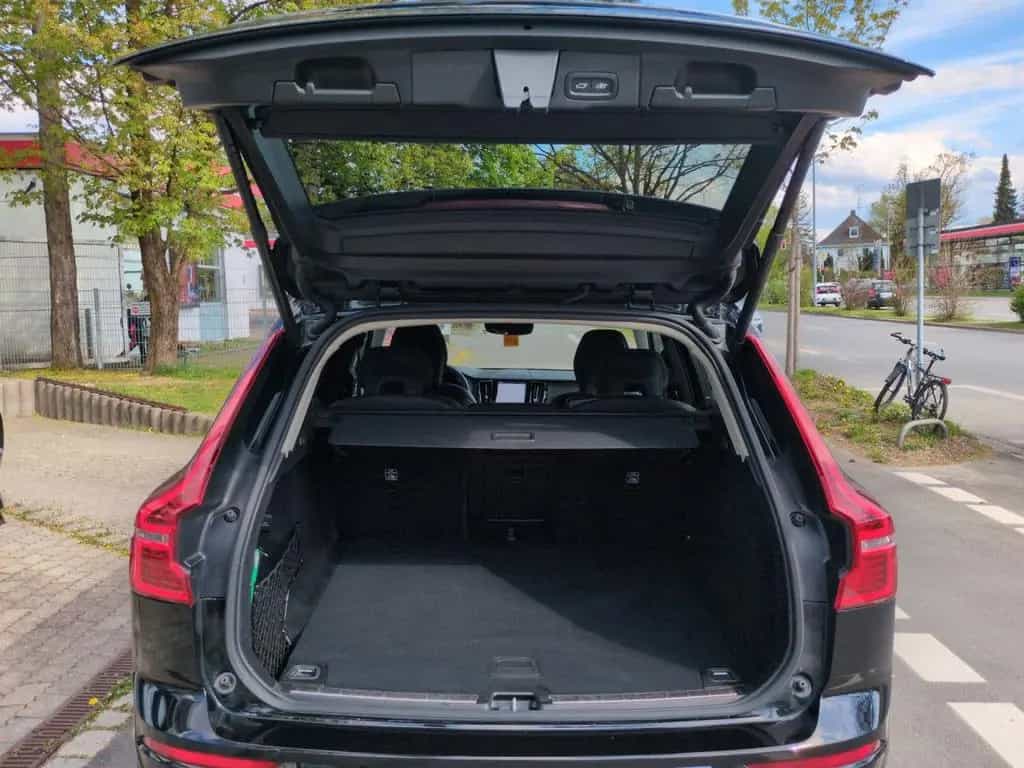 Volvo XC 60 Plus Dark 2WD 04/2024-photo-22