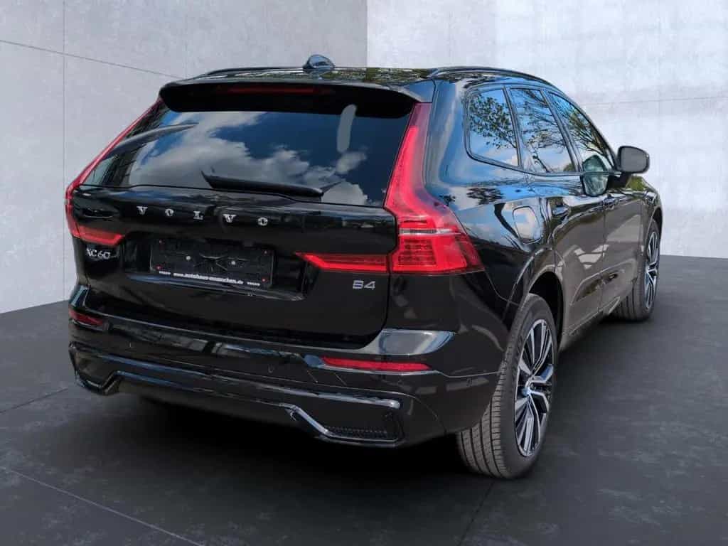 Volvo XC 60 Plus Dark 2WD 04/2024-photo-4