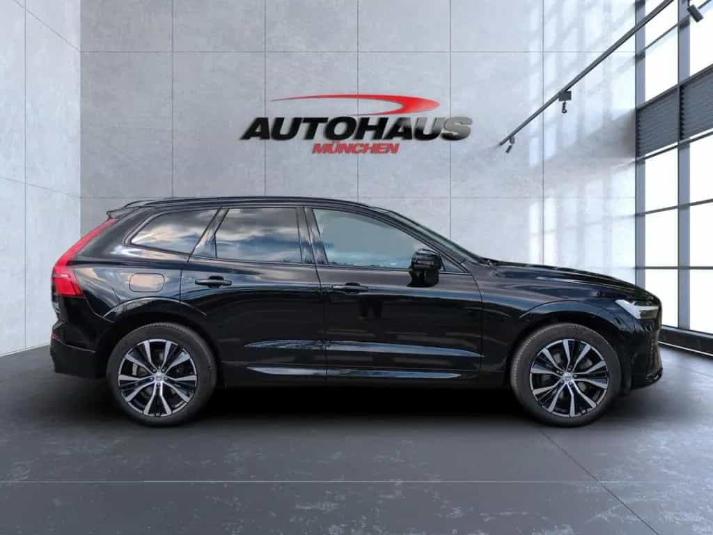 Volvo XC 60 Plus Dark 2WD 04/2024-photo-8