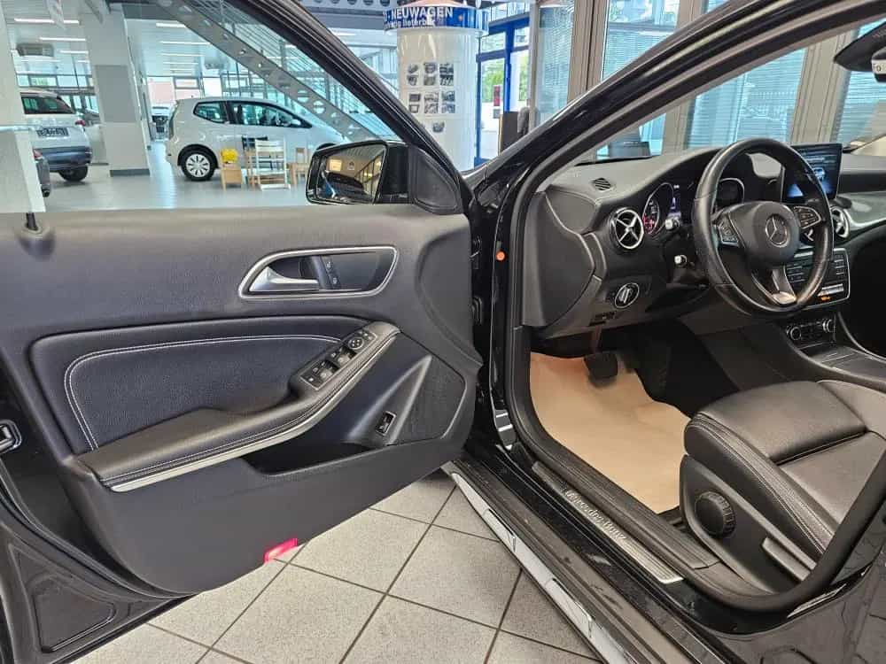 Mercedes-Benz GLA 200 AHK,19 Zoll,Navi,LED,Sitzheiung,Kamera 09/2018-photo-24