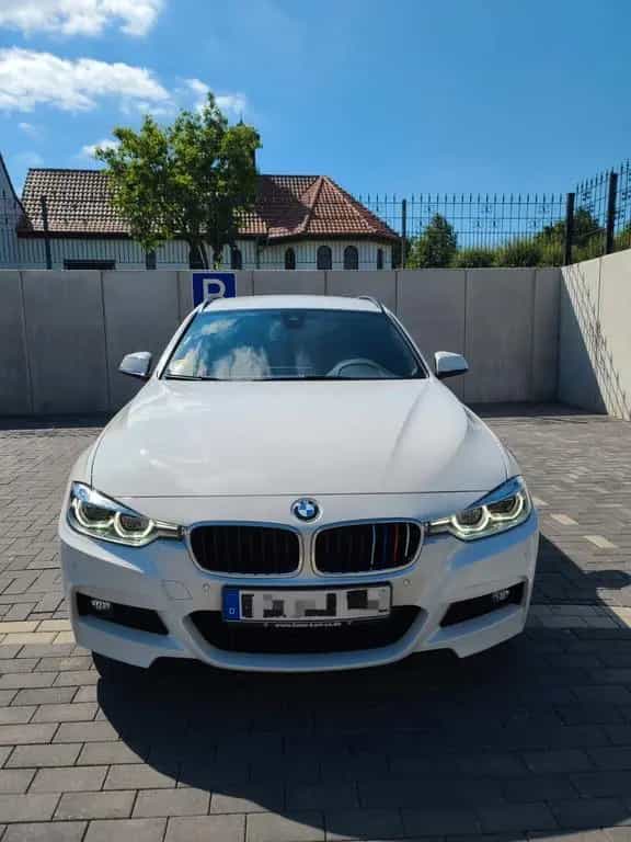 BMW 3 Series 320i Touring M-Paket Automatik 8g 03/2017-photo-1