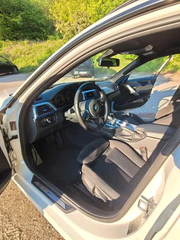 BMW 3 Series 320i Touring M-Paket Automatik 8g 03/2017-photo-5