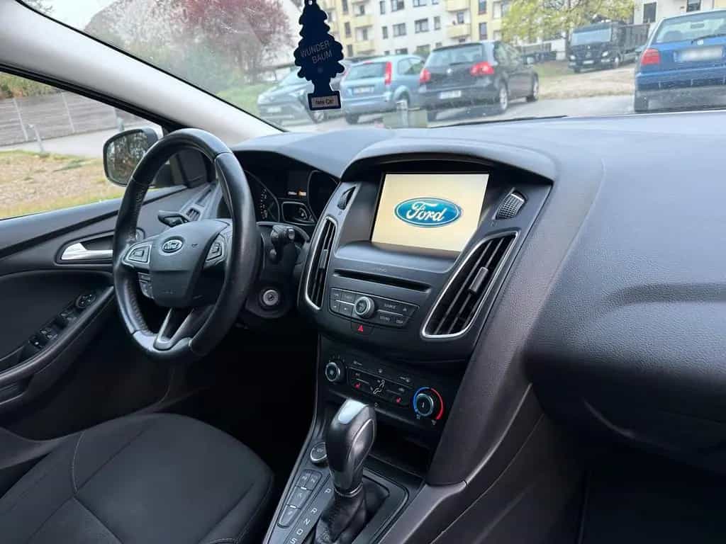 Ford Focus Turnier Automatik Kamera Navi P... 11/2015-photo-7