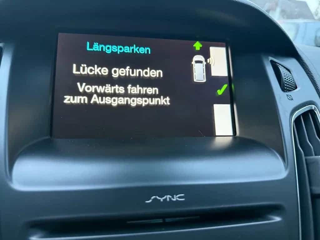 Ford Focus Turnier Automatik Kamera Navi P... 11/2015-photo-9