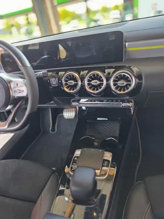Mercedes-Benz A-Class 250 Edition 1 11/2019-photo-3