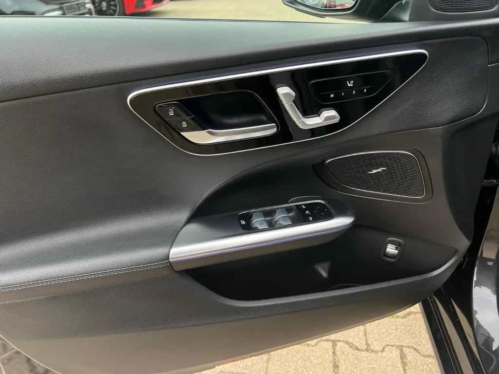 Mercedes-Benz C-Class Lim. 9G-TR AVANTGARDE-PANODACH-360°CAM-LED- 02/2022-photo-26