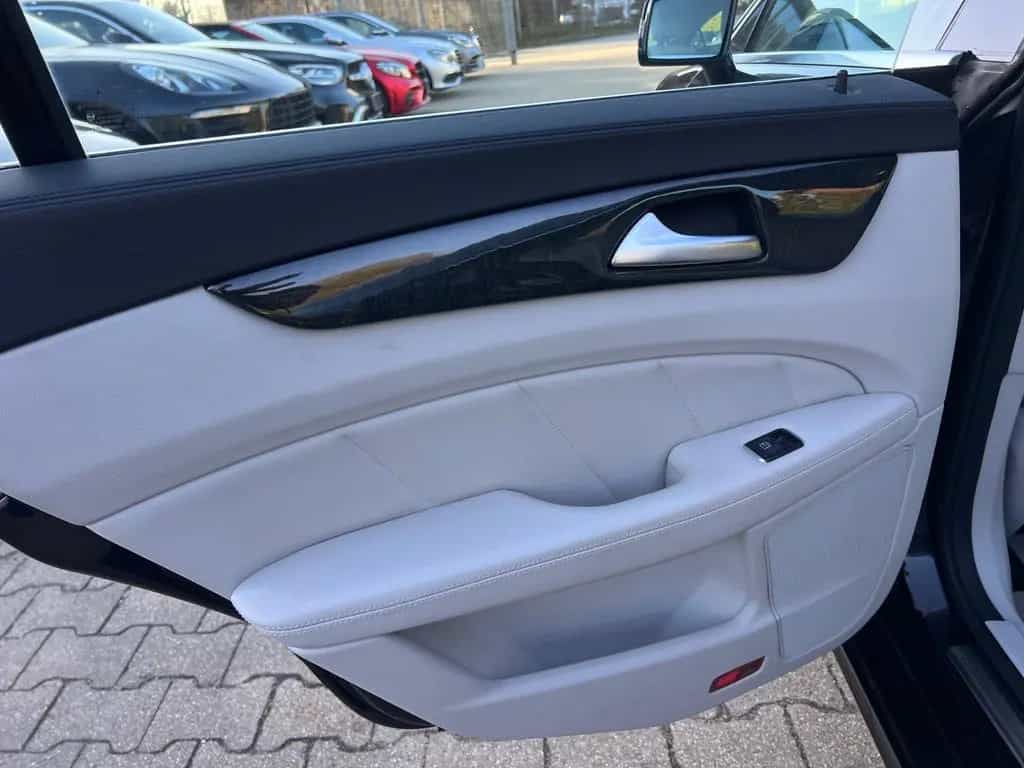 Mercedes-Benz CLS-Class BT 4Matic 9G-TR- 02/2016-photo-25