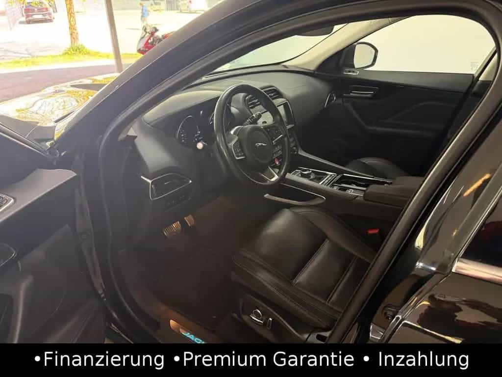 Jaguar F-Pace 25t Prestige AWD Kamera/ACC/AHK/Spur 12/2018-photo-18