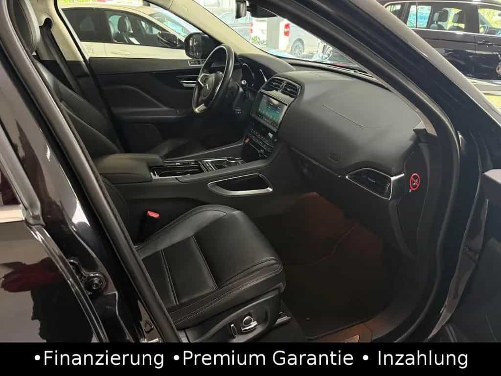 Jaguar F-Pace 25t Prestige AWD Kamera/ACC/AHK/Spur 12/2018-photo-19