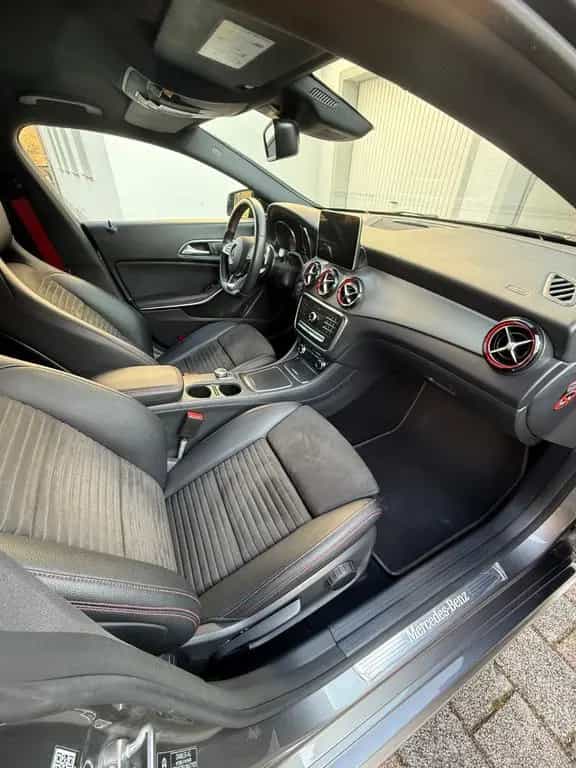 Mercedes-Benz CLA-Class 250 Sport AMG Line 4MATIC Night Edition 04/2018-photo-4
