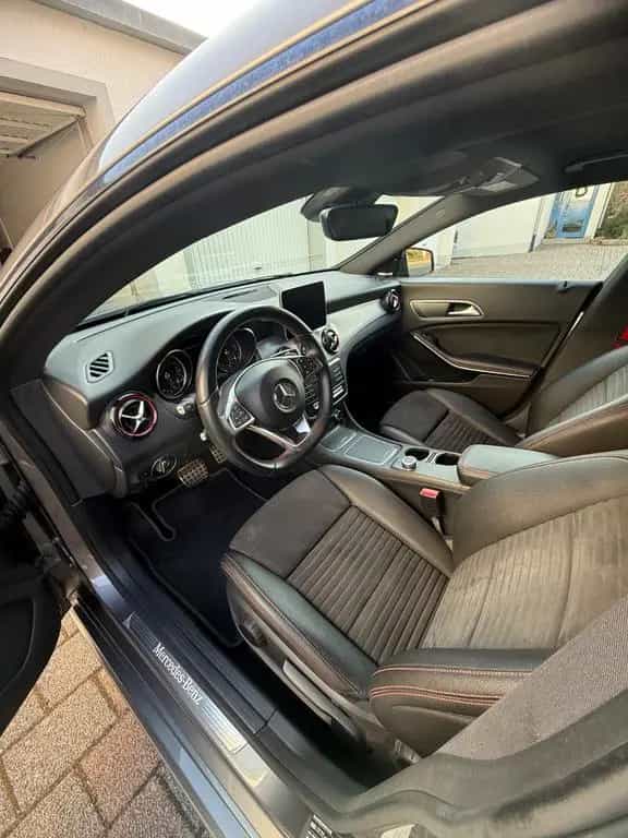 Mercedes-Benz CLA-Class 250 Sport AMG Line 4MATIC Night Edition 04/2018-photo-8