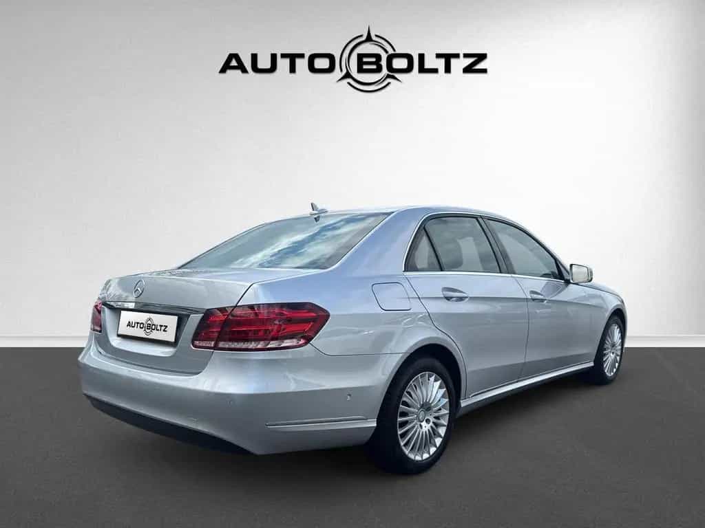 Mercedes-Benz E-Class 200 CGI Elegance Klimaa. Navi Parkass. 10/2013-photo-4