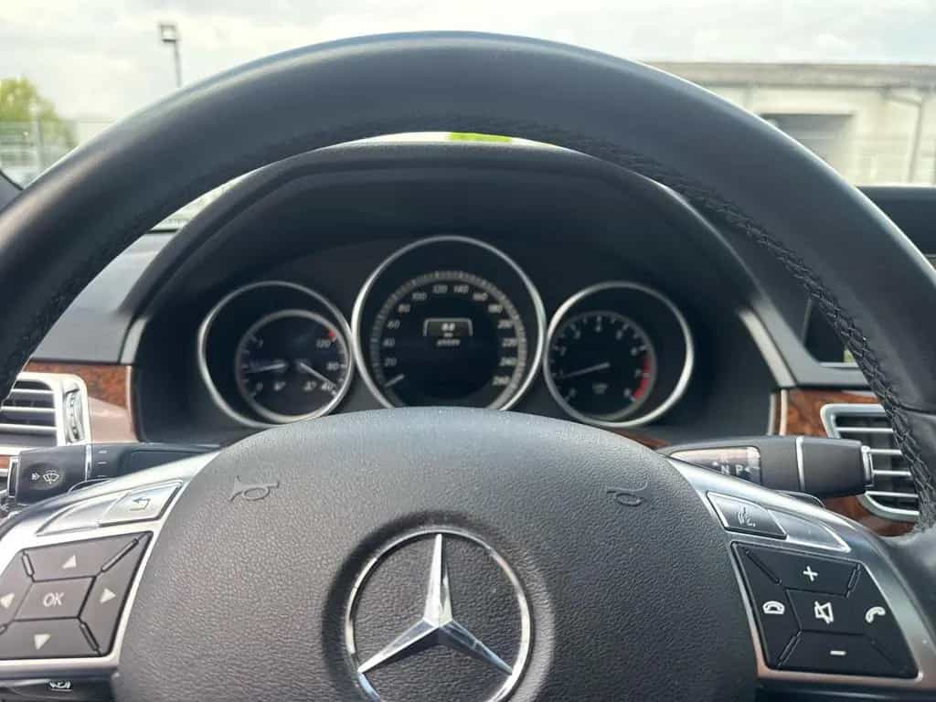 Mercedes-Benz E-Class 200 CGI Elegance Klimaa. Navi Parkass. 10/2013-photo-7