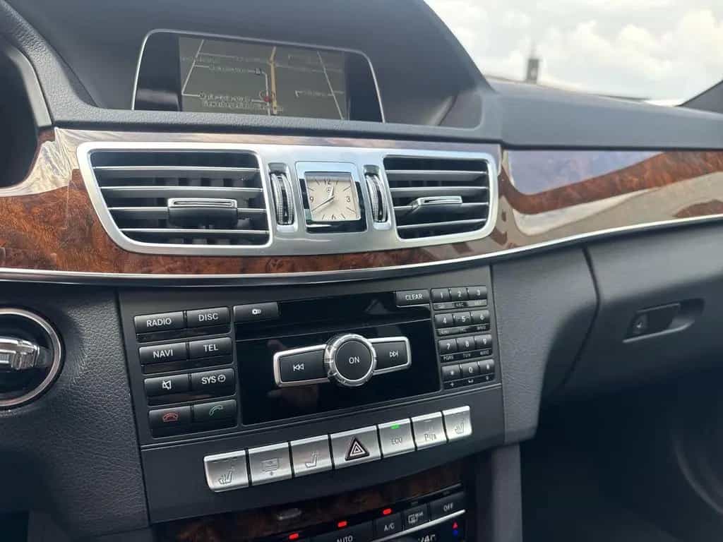 Mercedes-Benz E-Class 200 CGI Elegance Klimaa. Navi Parkass. 10/2013-photo-9