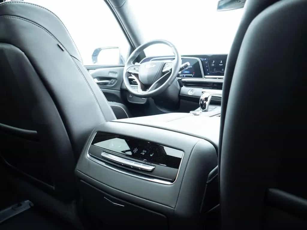 Cadillac Escalade 6.2 V8 | Sport | Luchtvering / Panorama 01/2024-photo-27