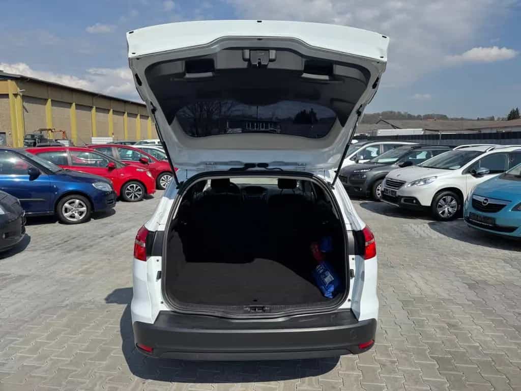 Ford Focus Turnier 1.0 74 kW Ambiente / Klima 06/2015-photo-11