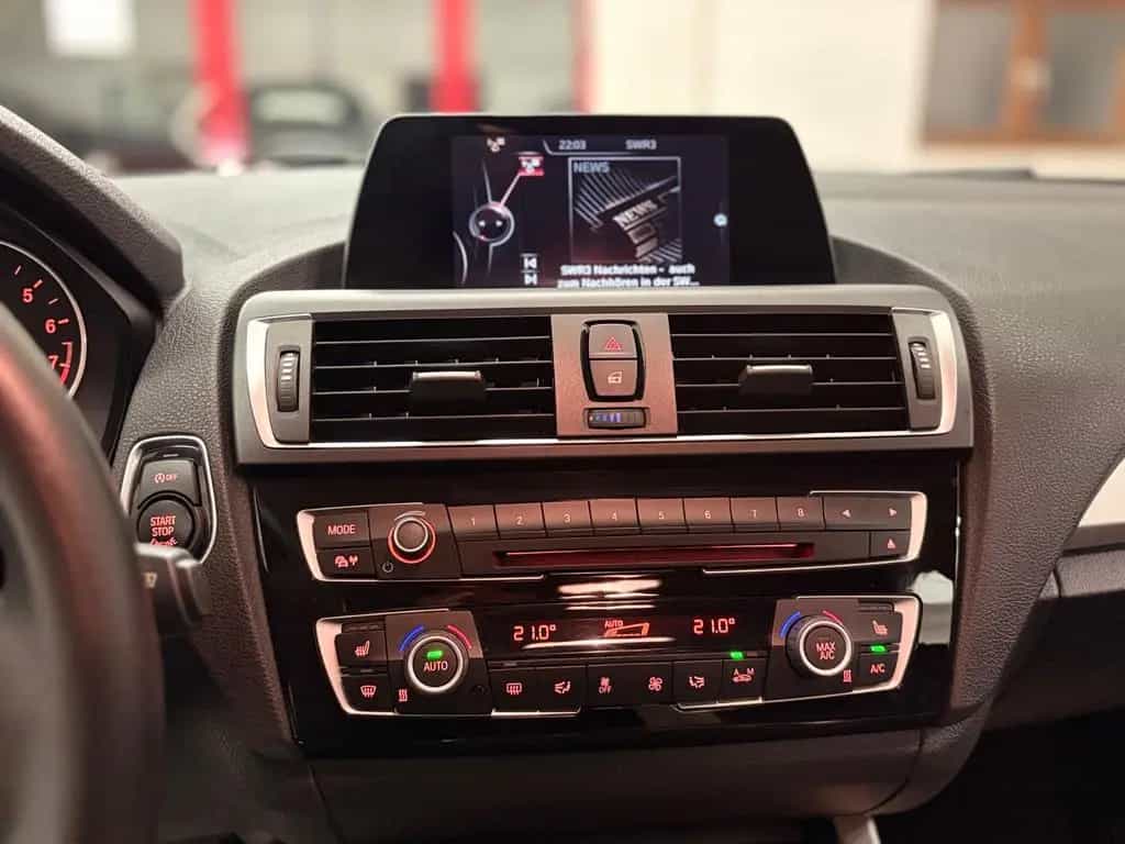 BMW 1 Series 118i 1 Limousine | 2Hand | 8Fach | Automatik | 12/2015-photo-17