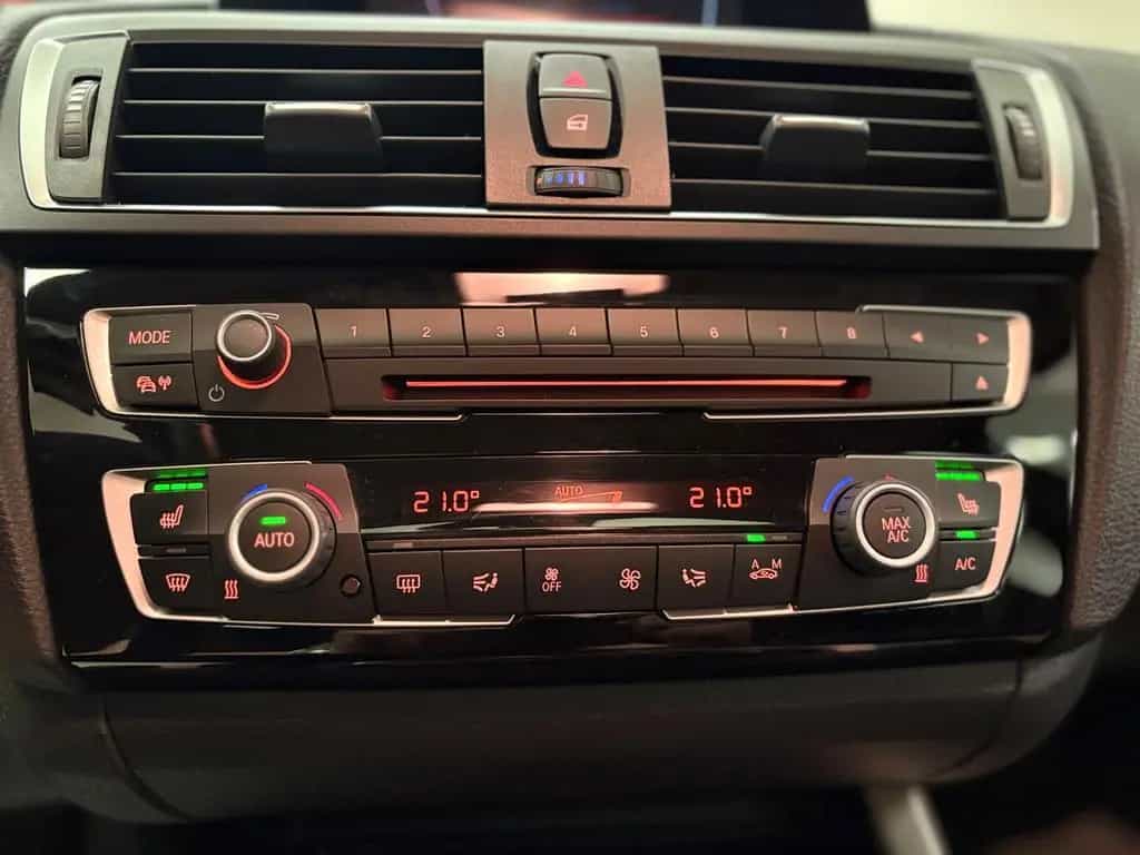 BMW 1 Series 118i 1 Limousine | 2Hand | 8Fach | Automatik | 12/2015-photo-23