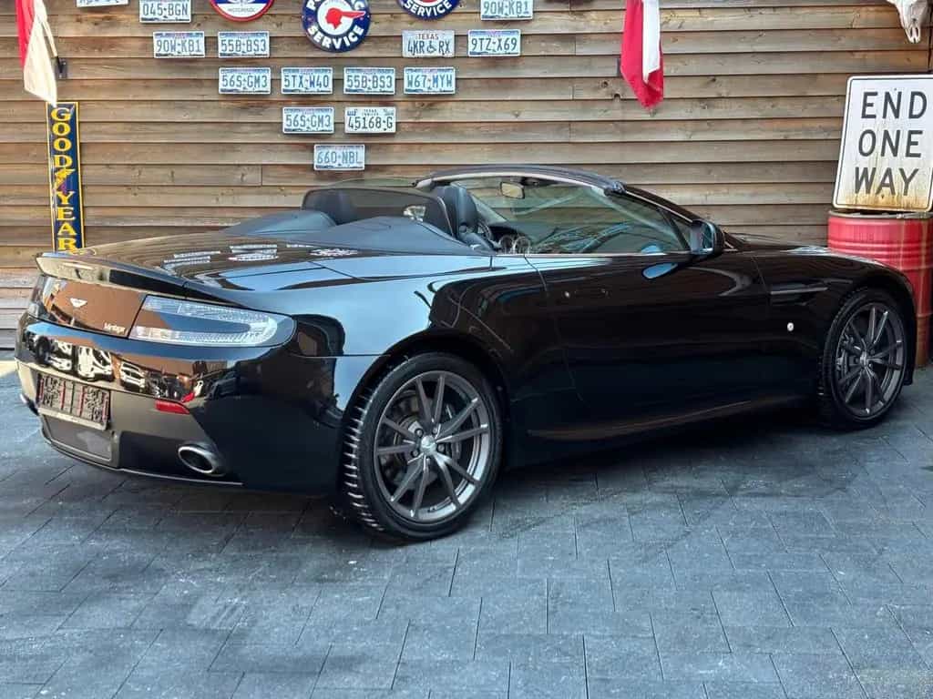 Aston Martin V8 Vantage Roadstar 10/2014-photo-24