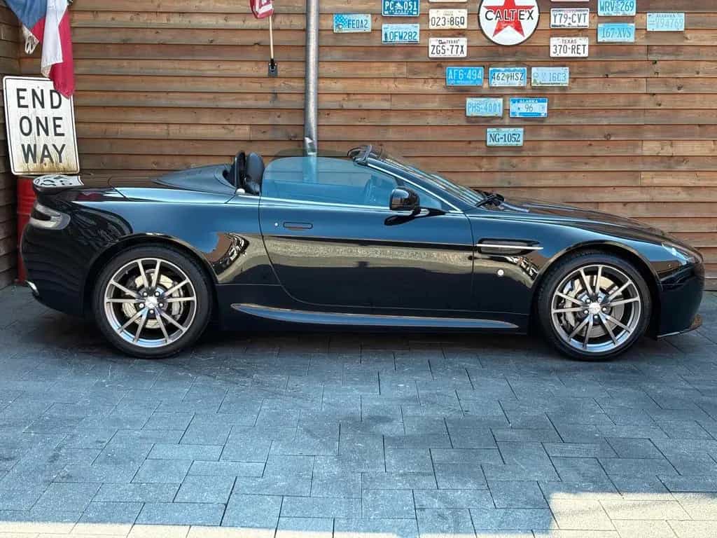 Aston Martin V8 Vantage Roadstar 10/2014-photo-8