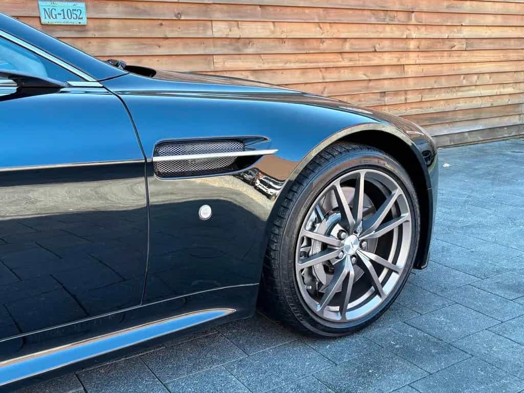 Aston Martin V8 Vantage Roadstar 10/2014-photo-9