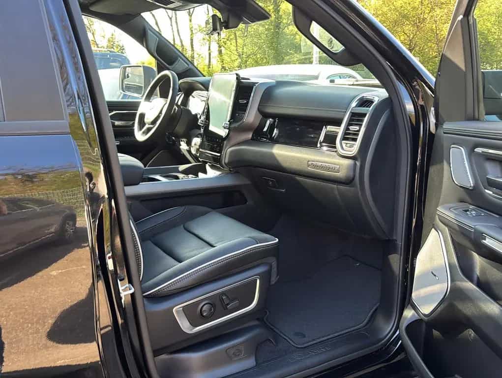 Dodge RAM Laramie Night Prem Luft MWK XB9 2Garantie null-photo-8