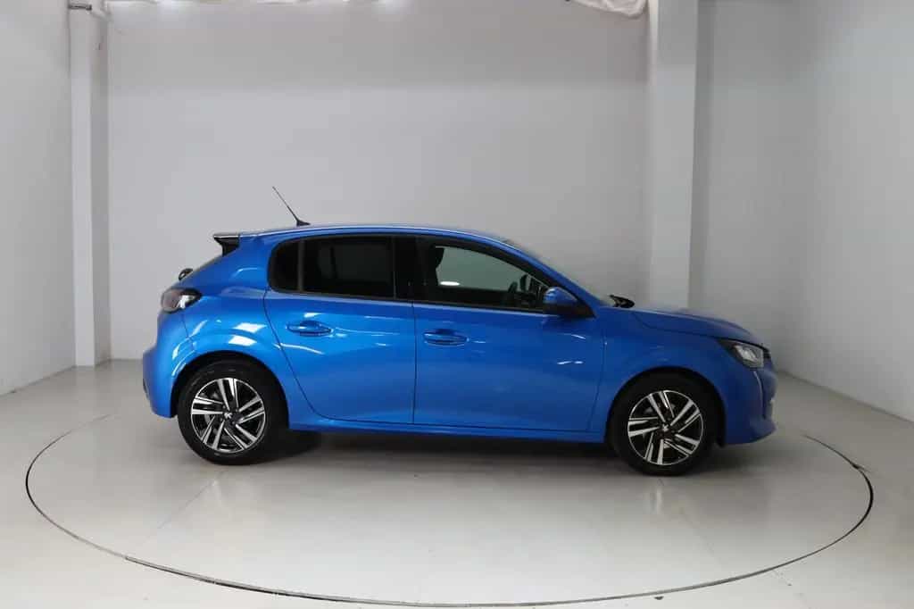 Peugeot 208 1.2i Allure Pack * HU / AU: neu 02/2022-photo-3
