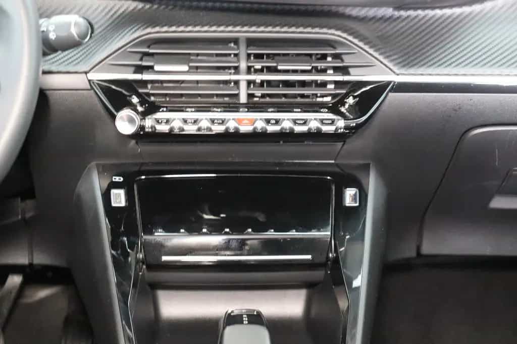 Peugeot 208 1.2i Allure Pack * HU / AU: neu 02/2022-photo-30