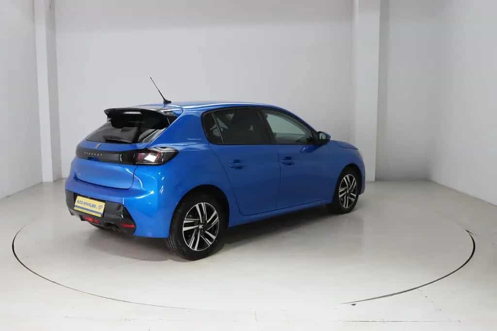 Peugeot 208 1.2i Allure Pack * HU / AU: neu 02/2022-photo-4