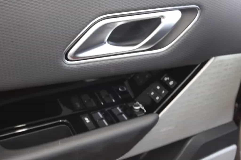 Land Rover Range Rover Velar R-Dynamic SE 04/2020-photo-10