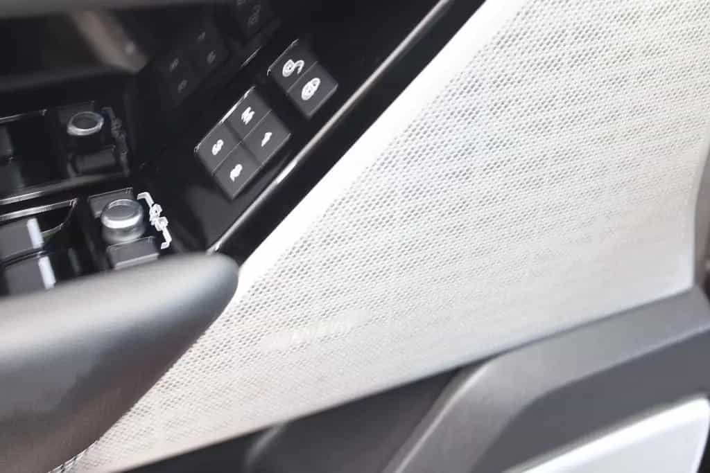 Land Rover Range Rover Velar R-Dynamic SE 04/2020-photo-14