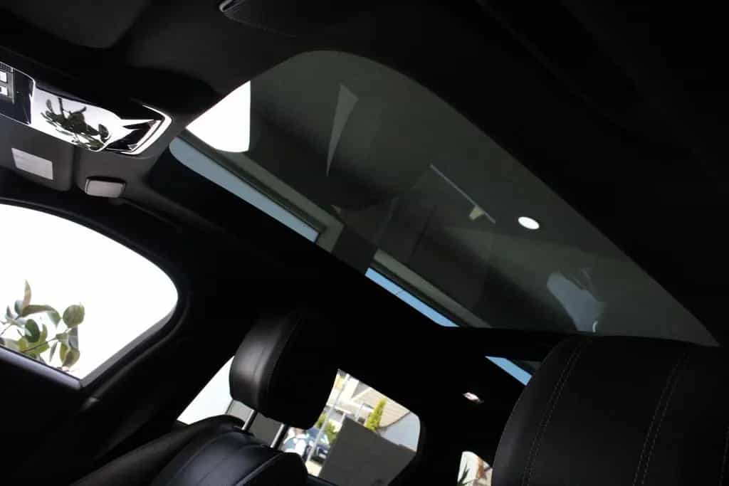 Land Rover Range Rover Velar R-Dynamic SE 04/2020-photo-19