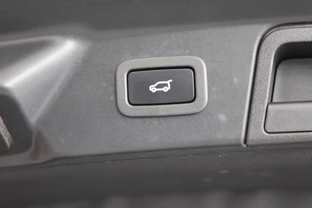 Land Rover Range Rover Velar R-Dynamic SE 04/2020-photo-23
