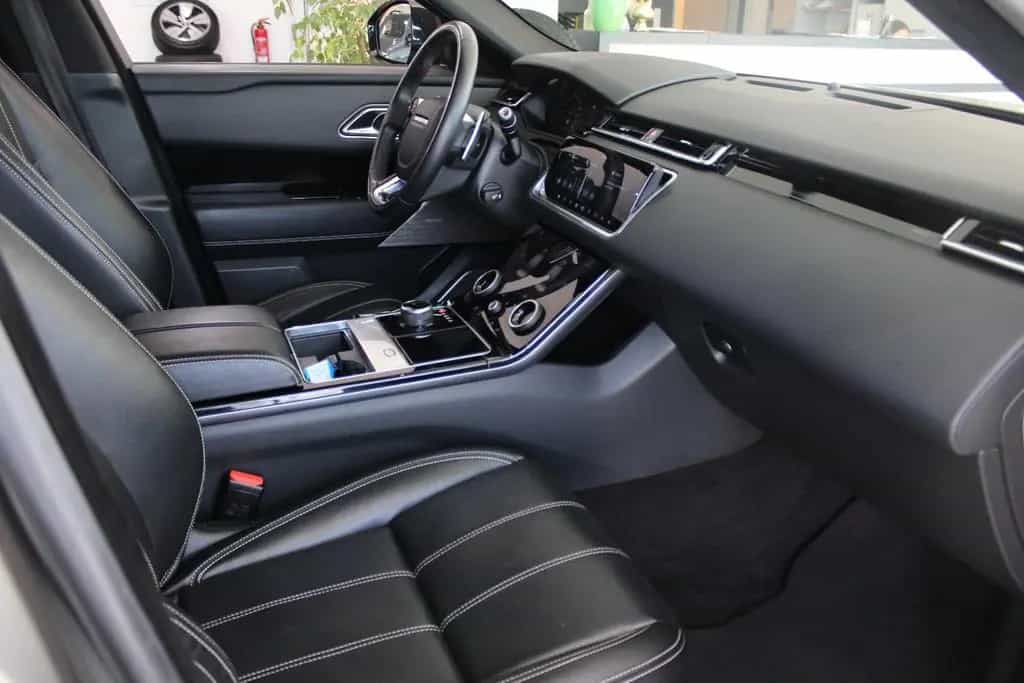 Land Rover Range Rover Velar R-Dynamic SE 04/2020-photo-24