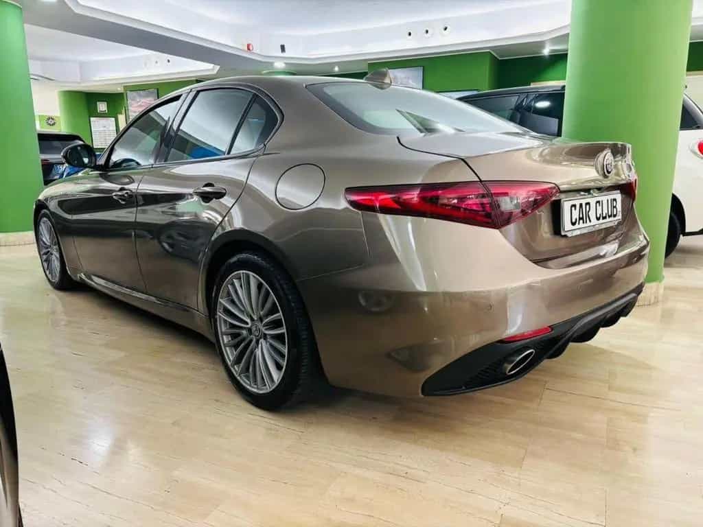 Alfa Romeo Giulia 2.2 Td 180cv Veloce 01/2019-photo-5